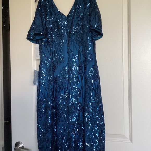 Alex Evenings Slit Sleeve Sequin Cocktail Sheath Dress, size 12 - Picture 6 of 13